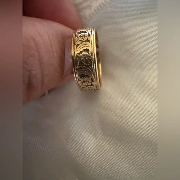 14k gold Artcarved wedding ring - Picture 2 of 10